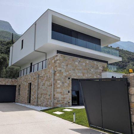 Olivo Luxury Apartments มัลเชซิเน ภายนอก รูปภาพ