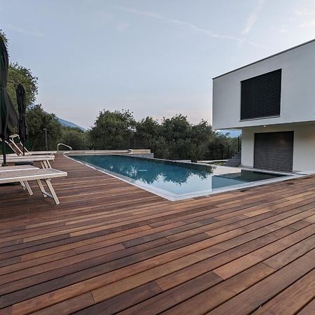 Olivo Luxury Apartments มัลเชซิเน ภายนอก รูปภาพ