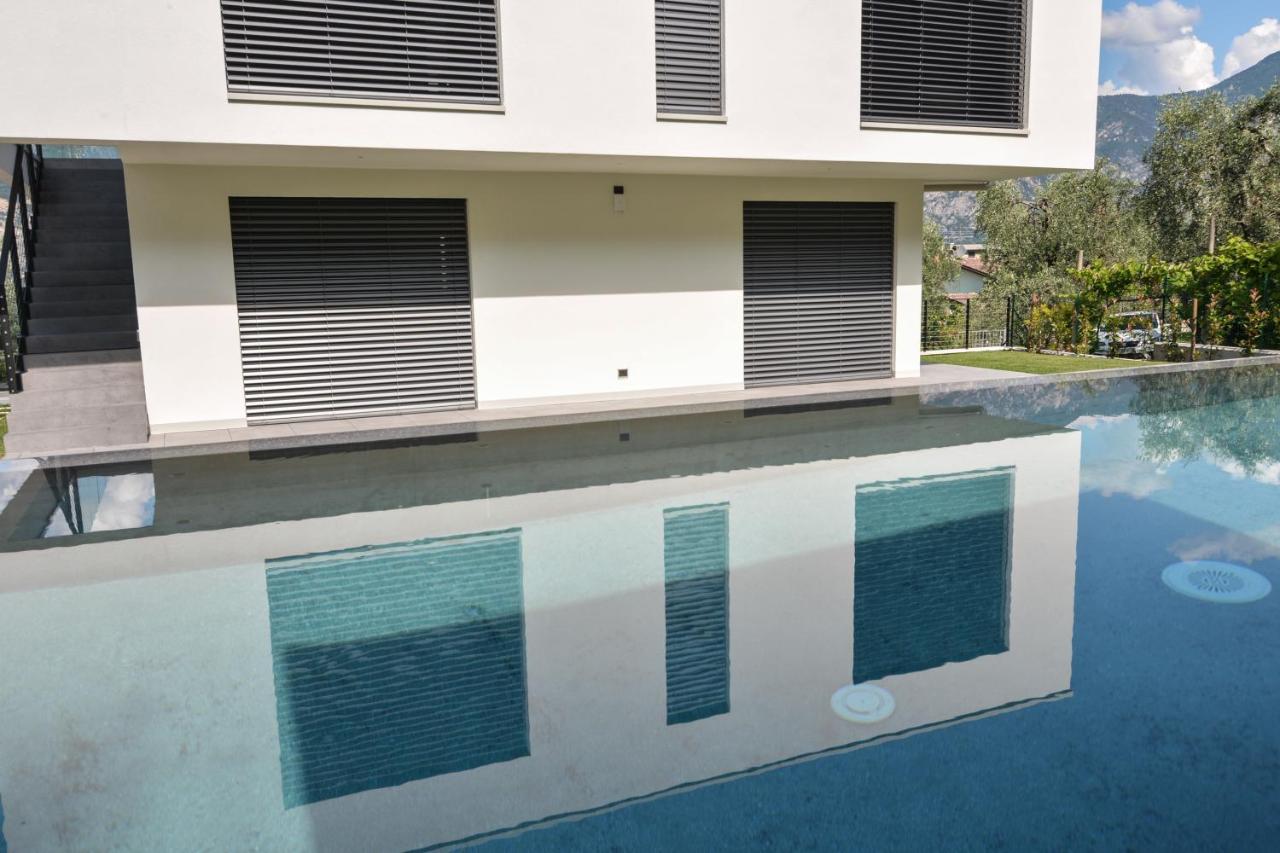 Olivo Luxury Apartments มัลเชซิเน ภายนอก รูปภาพ