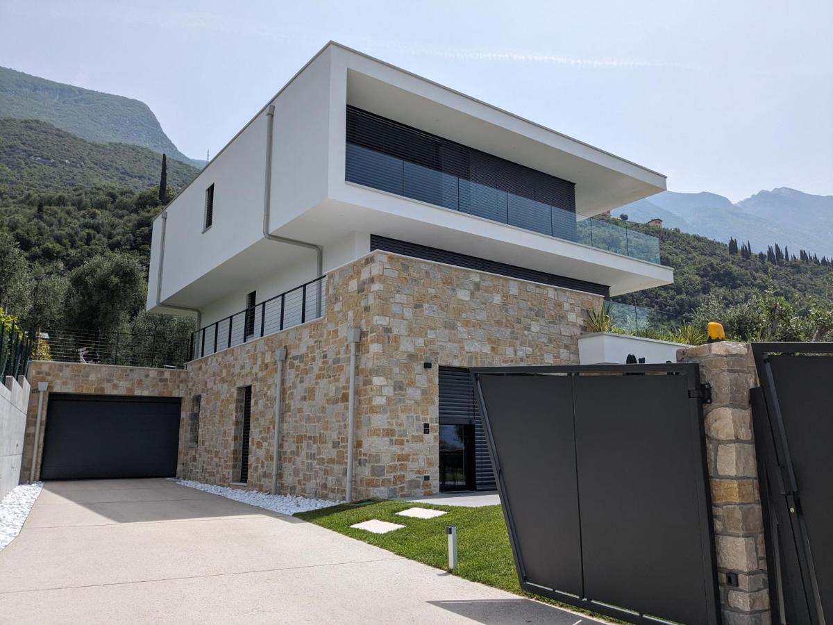 Olivo Luxury Apartments มัลเชซิเน ภายนอก รูปภาพ