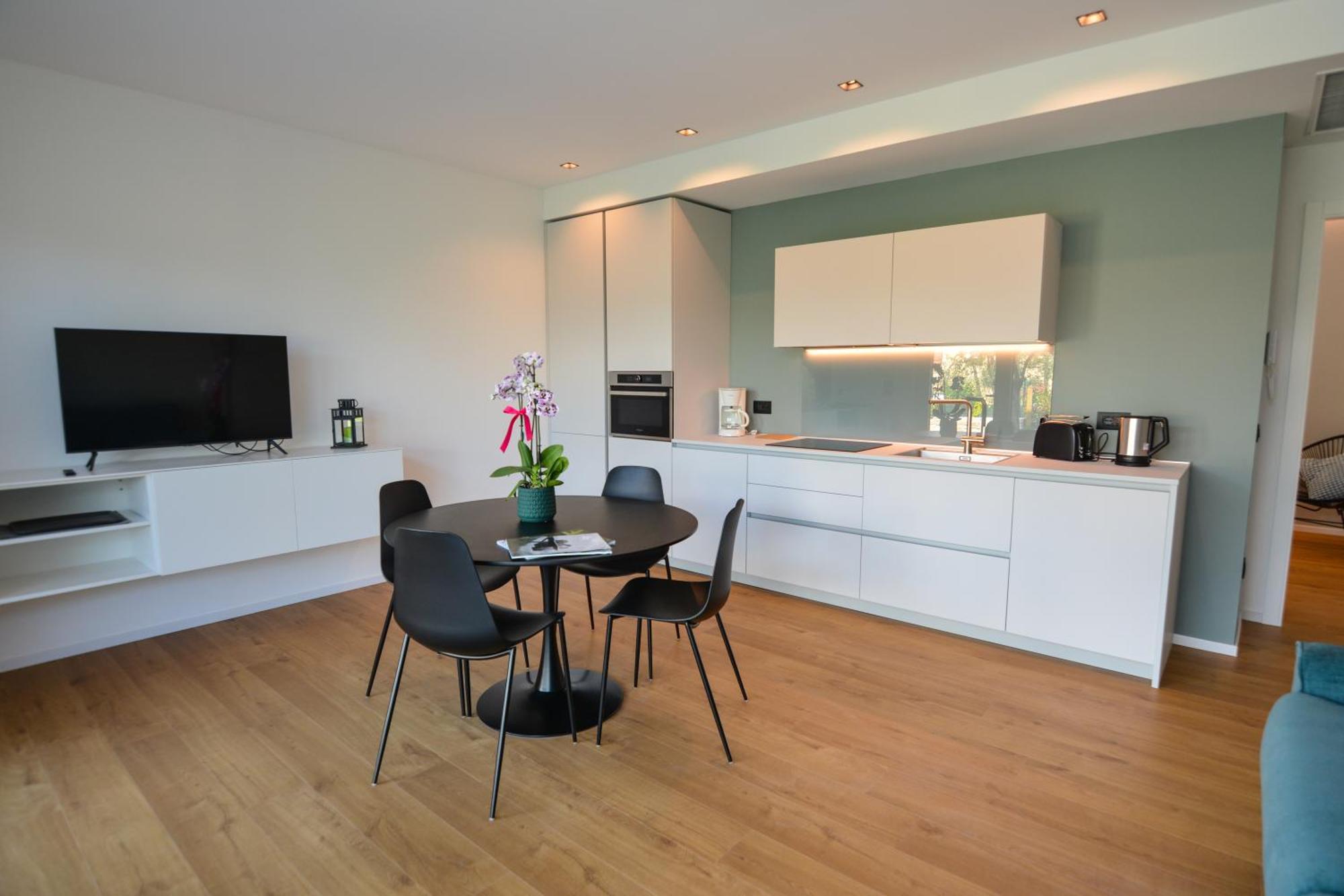 Olivo Luxury Apartments มัลเชซิเน ภายนอก รูปภาพ